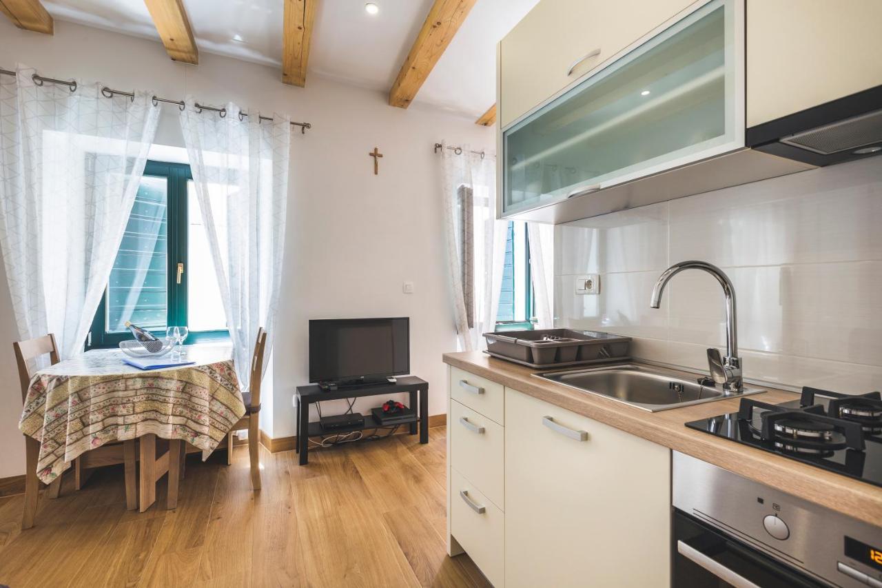 Vinea Apartmani Umag, Ulica G Garibaldia 2 Eksteriør billede