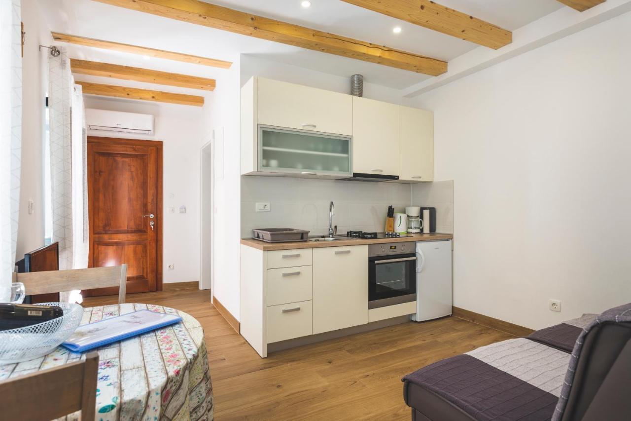 Vinea Apartmani Umag, Ulica G Garibaldia 2 Eksteriør billede